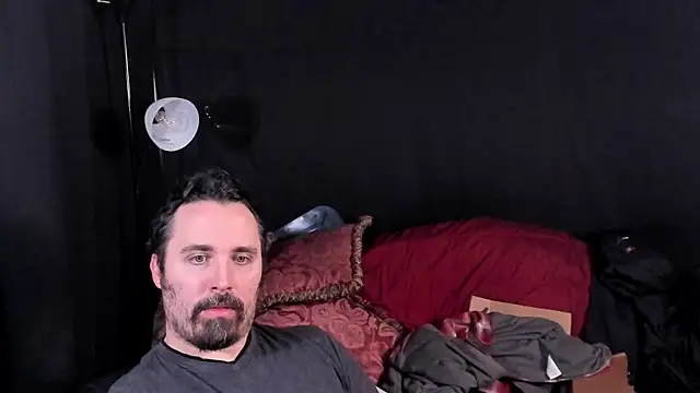 Snapshot of Metalstud chatting on 11.30.25 Metalstud online show from 11.30.25