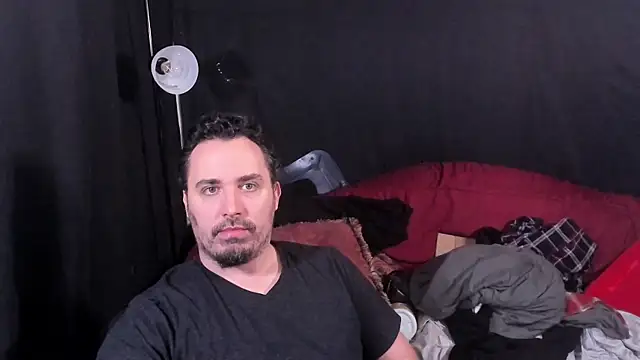 Snapshot of Metalstud chatting on 12.13.25 Metalstud online show from 12.13.25