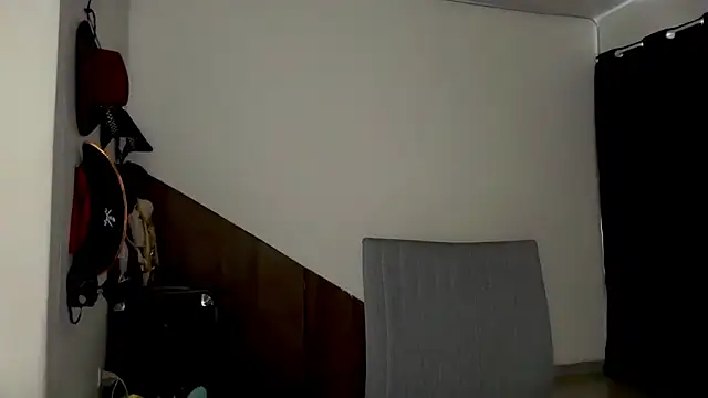 Snapshot of MarcellaGriffin chatting on 10.28.25 MarcellaGriffin online show from 10.28.25