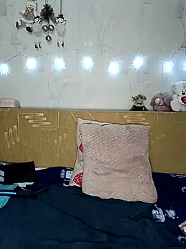 Snapshot of Katti_Kissa chatting on 12.20.25 Katti Kissa online show from 12.20.25