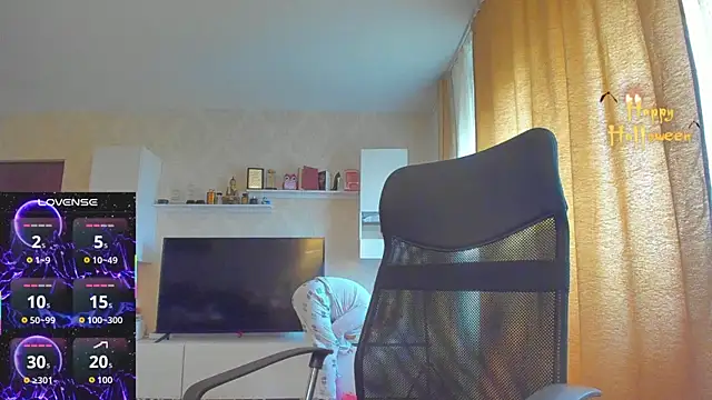 Snapshot of hot_evil_queen chatting on 10.26.25 hot evil queen online show from 10.26.25