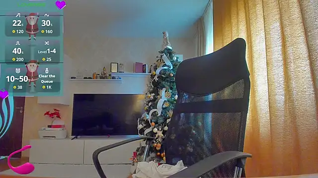 Snapshot of hot_evil_queen chatting on 12.04.25 hot evil queen online show from 12.04.25