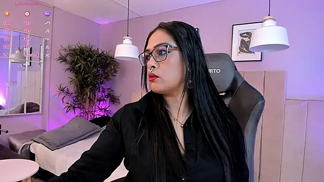 Inndrahot online show from 12.03.24