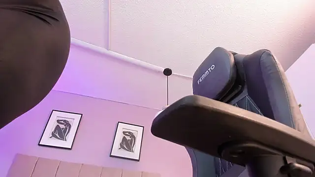 Inndrahot online show from 03.14.25