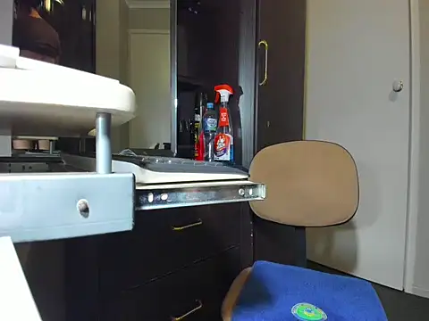 Snapshot of Angelchezcka chatting on 04.04.26 Angelchezcka online show from 04.04.26