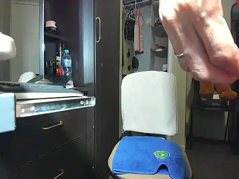 Snapshot of Angelchezcka chatting on 04.07.26 Angelchezcka online show from 04.07.26