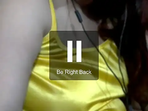 Snapshot of giga-bite chatting on 11.19.25 giga-bite online show from 11.19.25