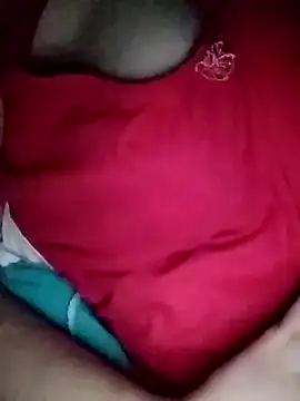 Snapshot of giga-bite chatting on 11.22.25 giga-bite online show from 11.22.25