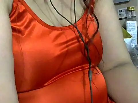 Snapshot of giga-bite chatting on 11.28.25 giga-bite online show from 11.28.25