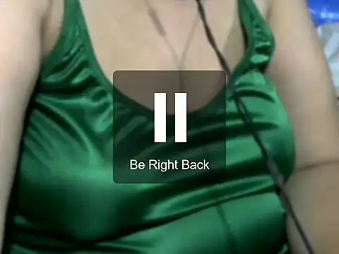 Snapshot of giga-bite chatting on 12.01.25 giga-bite online show from 12.01.25