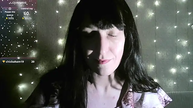 Snapshot of MarieODahliaS chatting on 12.18.25 MarieODahliaS online show from 12.18.25