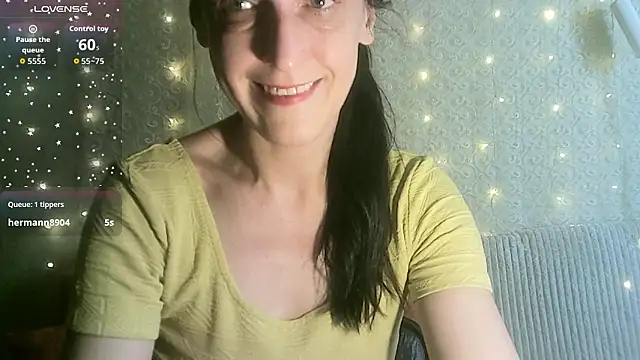 Snapshot of MarieODahliaS chatting on 03.18.26 MarieODahliaS online show from 03.18.26