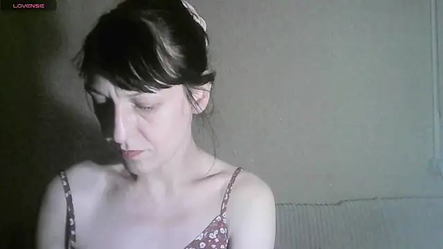 Snapshot of MarieODahliaS chatting on 04.12.26 MarieODahliaS online show from 04.12.26