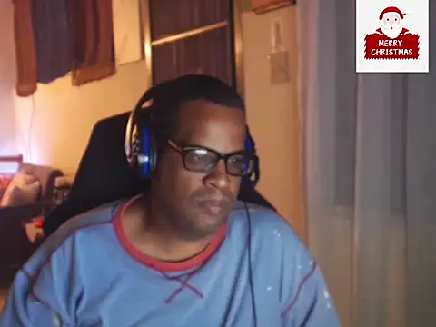 Snapshot of thesugar32 chatting on 12.15.24 thesugar32 online show from 12.15.24