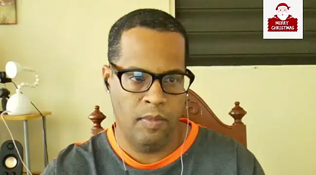 Snapshot of thesugar32 chatting on 12.17.24 thesugar32 online show from 12.17.24