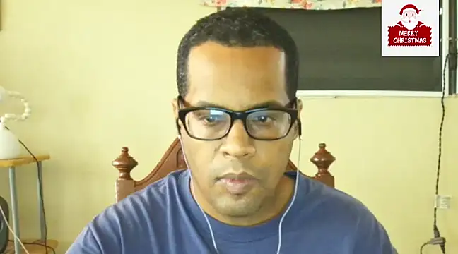 Snapshot of thesugar32 chatting on 12.23.24 thesugar32 online show from 12.23.24