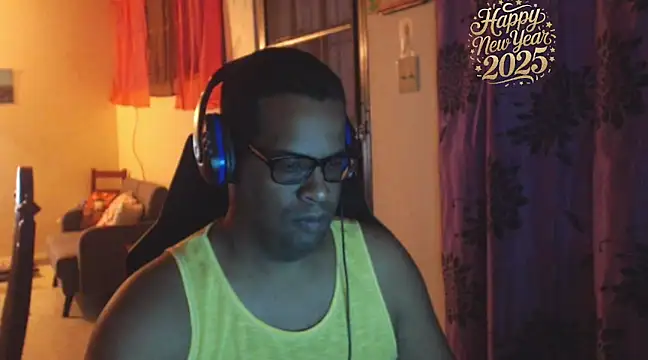 Snapshot of thesugar32 chatting on 12.31.24 thesugar32 online show from 12.31.24