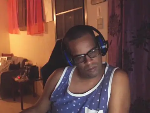 Snapshot of thesugar32 chatting on 01.12.25 thesugar32 online show from 01.12.25