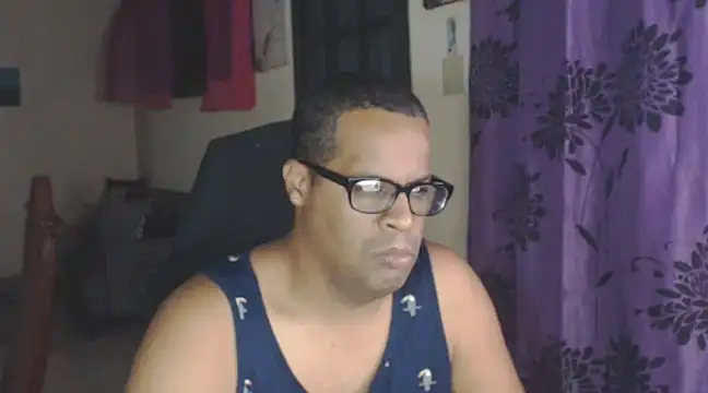 Snapshot of thesugar32 chatting on 01.21.25 thesugar32 online show from 01.21.25