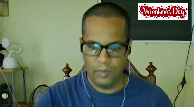 Snapshot of thesugar32 chatting on 02.14.25 thesugar32 online show from 02.14.25