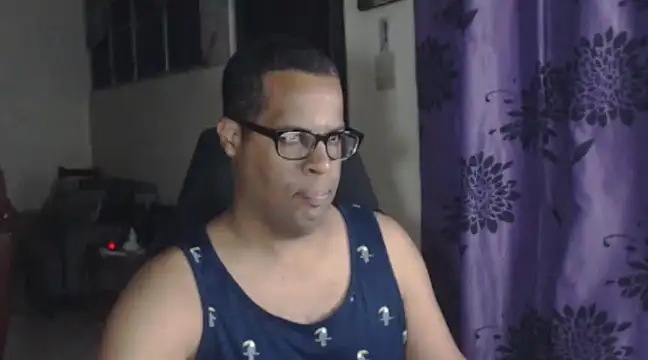 Snapshot of thesugar32 chatting on 03.04.25 thesugar32 online show from 03.04.25