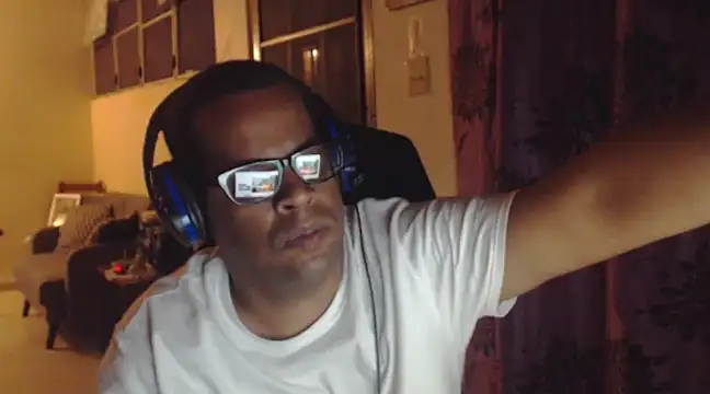 Snapshot of thesugar32 chatting on 03.08.25 thesugar32 online show from 03.08.25