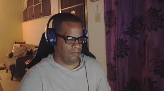 Snapshot of thesugar32 chatting on 03.17.25 thesugar32 online show from 03.17.25