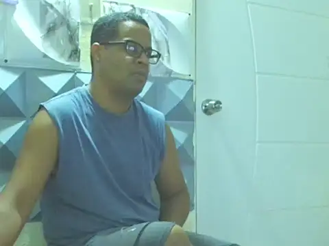 Snapshot of thesugar32 chatting on 09.09.25 thesugar32 online show from 09.09.25