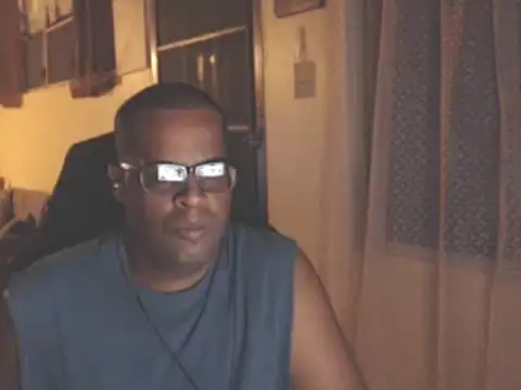 Snapshot of thesugar32 chatting on 09.22.25 thesugar32 online show from 09.22.25