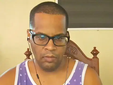 Snapshot of thesugar32 chatting on 09.25.25 thesugar32 online show from 09.25.25