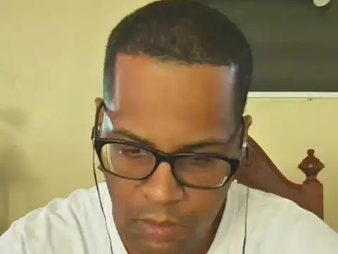 Snapshot of thesugar32 chatting on 11.10.25 thesugar32 online show from 11.10.25