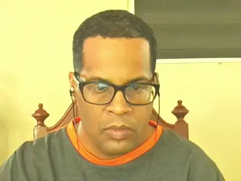 Snapshot of thesugar32 chatting on 11.23.25 thesugar32 online show from 11.23.25