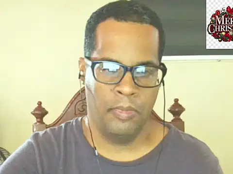 Snapshot of thesugar32 chatting on 11.25.25 thesugar32 online show from 11.25.25