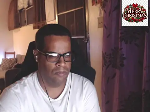 Snapshot of thesugar32 chatting on 11.30.25 thesugar32 online show from 11.30.25