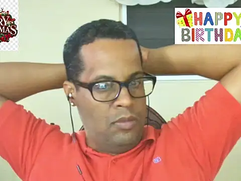 Snapshot of thesugar32 chatting on 12.02.25 thesugar32 online show from 12.02.25