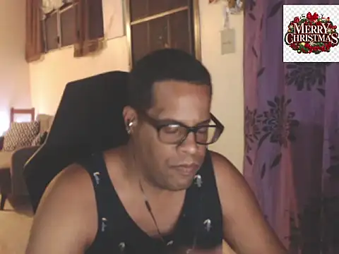 Snapshot of thesugar32 chatting on 12.04.25 thesugar32 online show from 12.04.25