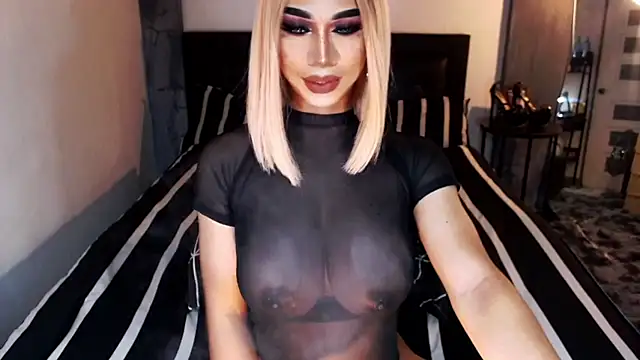 Snapshot of MassiveCockxMistress chatting on 05.24.26 MassiveCockxMistress online show from 05.24.26