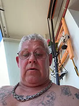 Snapshot of smaili1513 chatting on 05.25.26 smaili1513 online show from 05.25.26