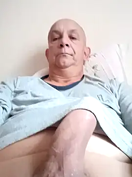 Snapshot of bigcock_marusz chatting on 10.17.25 bigcock marusz online show from 10.17.25