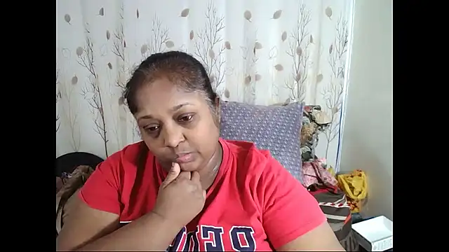 Snapshot of Indiantasha chatting on 10.21.25 Indiantasha online show from 10.21.25