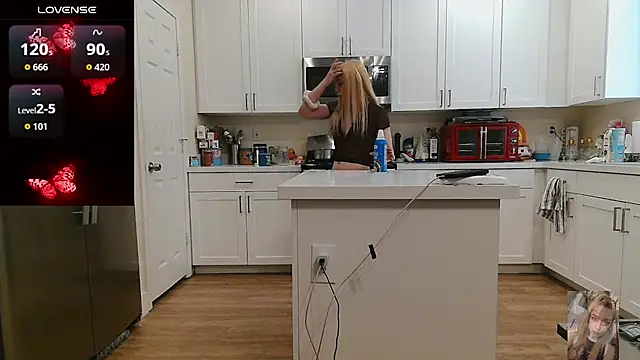 Blondiewithanass online show from 05.28.26
