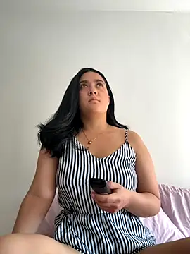 Nina lovi online show from 10.22.25