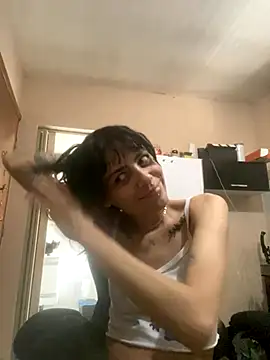 Snapshot of Sarah-safada chatting on 11.19.25 Sarah-safada online show from 11.19.25