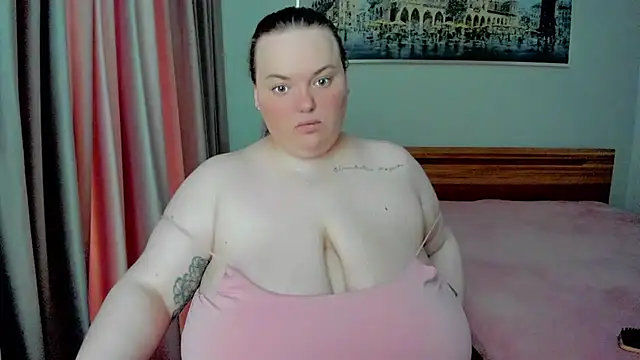 Snapshot of _MarryGirl_ chatting on 10.06.25 MarryGirl online show from 10.06.25