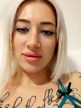 Snapshot of Fuck-Gina chatting on 01.04.25 Fuck-Gina online show from 01.04.25