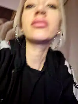 Snapshot of Fuck-Gina chatting on 01.28.25 Fuck-Gina online show from 01.28.25