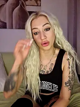 Snapshot of Fuck-Gina chatting on 01.29.25 Fuck-Gina online show from 01.29.25