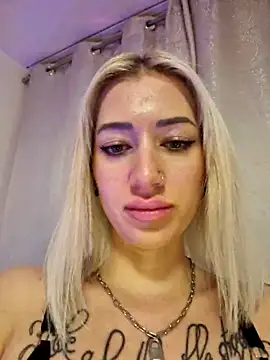 Snapshot of Fuck-Gina chatting on 02.09.25 Fuck-Gina online show from 02.09.25