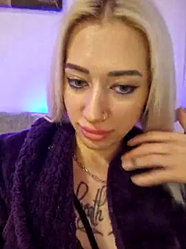 Snapshot of Fuck-Gina chatting on 02.18.25 Fuck-Gina online show from 02.18.25