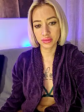 Snapshot of Fuck-Gina chatting on 03.02.25 Fuck-Gina online show from 03.02.25